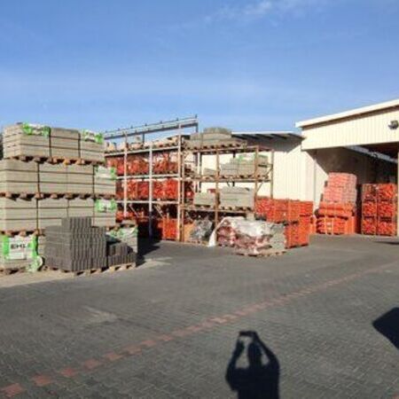 Werkzeuge und Baustoffe bei i & M – Bauzentrum Szonn Kolkwitz
